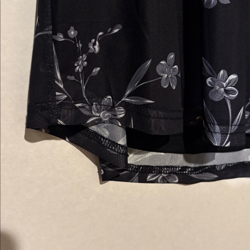 Timeson Women's Short Sleeve V Neck Blouse Floral Tunic top, XXL. NWT. Black - Picture 7 of 14